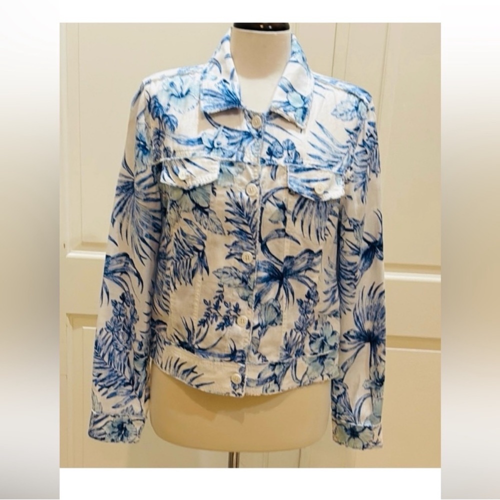 Tommy Bahama ladies jacket size medium price is firm